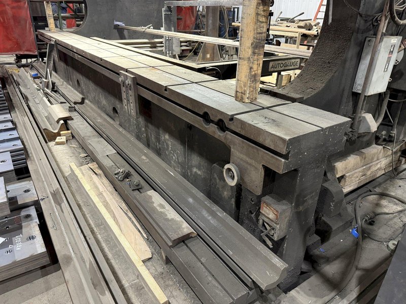 1250 TON X 20' CINCINNATI MODEL #1250HX16 HYDRAULIC PRESS BRAKE: YOBRO #25005