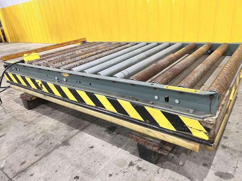 3500 LB X 60" X 36" SOUTHWORTH MODEL #4428610 HYDRAULIC SCISSOR LIFT TABLE WITH ROLLER TOP: STOCK #20935