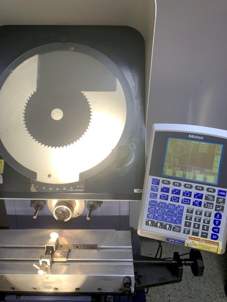 14&quot; MITUTOYO Model PH-14A Bench Top Optical Comparator