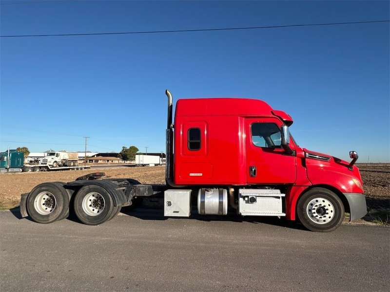 2020 Freightliner Cascadia 1FUJHHDV9LLLC1673