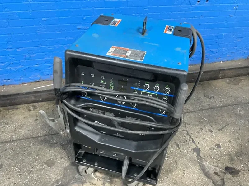 Miller  250 A  Welder  - Syncrowave 250dx
