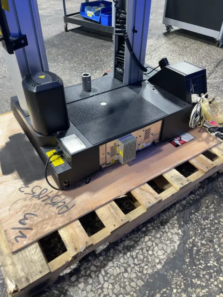 INSTRON 450 LBS UNIVERSAL TESTING MACHINE   -  5564-STANDARD