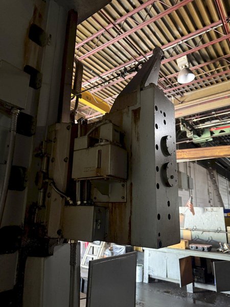 GIDDINGS &amp; LEWIS VERTICAL TURRET LATHE. STOCK # 0546726