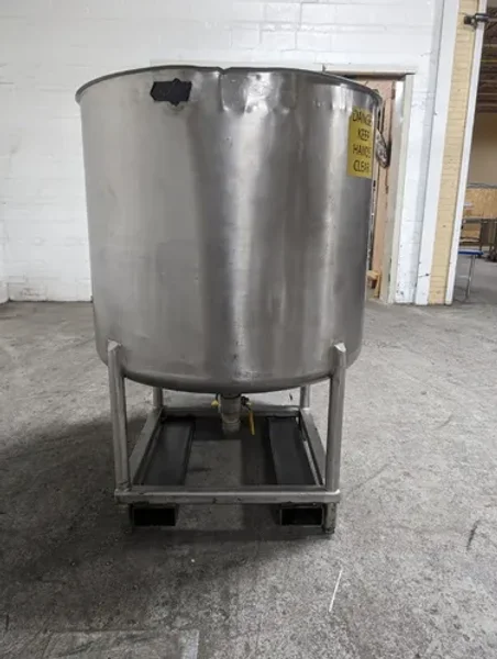 200 GALLON STAINLESS STEEL TANK