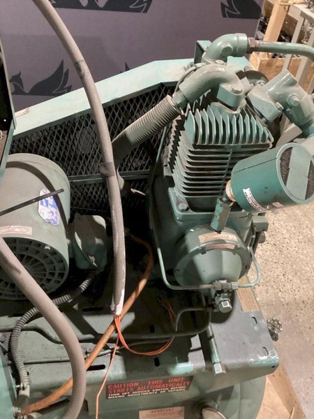 CHAMPION 8010 AIR COMPRESSOR USED