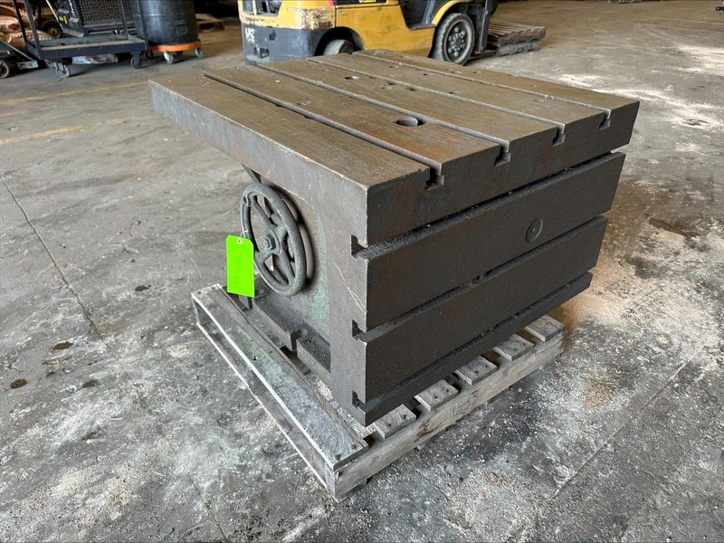 Used, 32&quot; x 28&quot; T-Slotted Tilting Box Table
