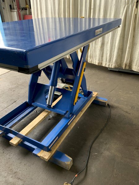 3000 LB VESTIL 48"X 72" HYDRAULIC SCISSOR LIFT TABLE: STOCK #81183