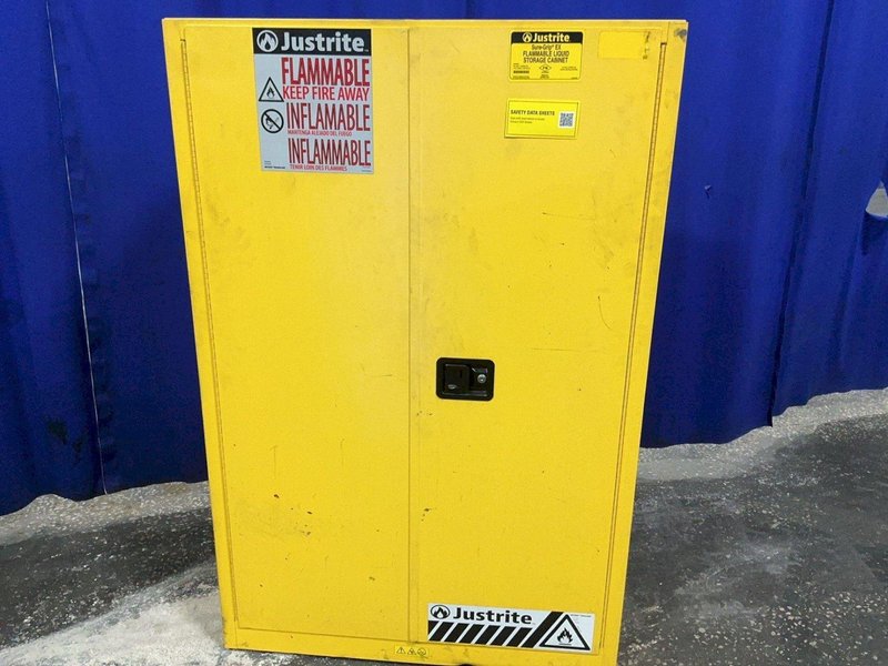 JUSTRITE 45 GAL FLAMMABLE LIQUID STORAGE CABINET  -  RM09908E