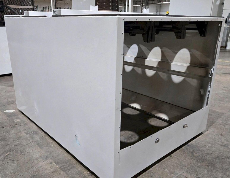 ROBOVENT FILTERED EXHAUSED SYSTEM W/ EPAD TOCUH 200 AMP 600 VAC USED