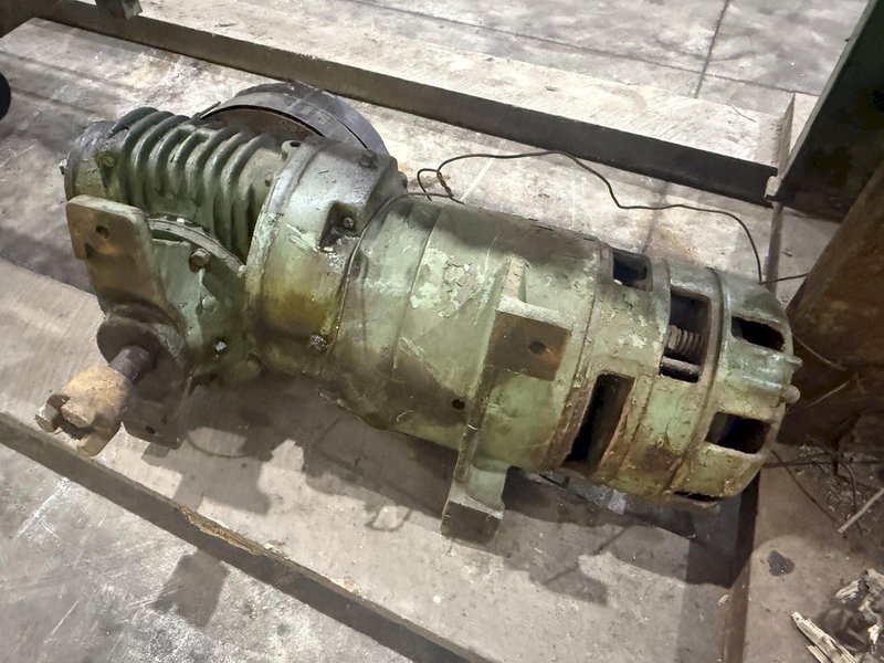 12' FARNHAM MODEL #5-41-8 ROLL FORMING MACHINE: YOBRO #24801