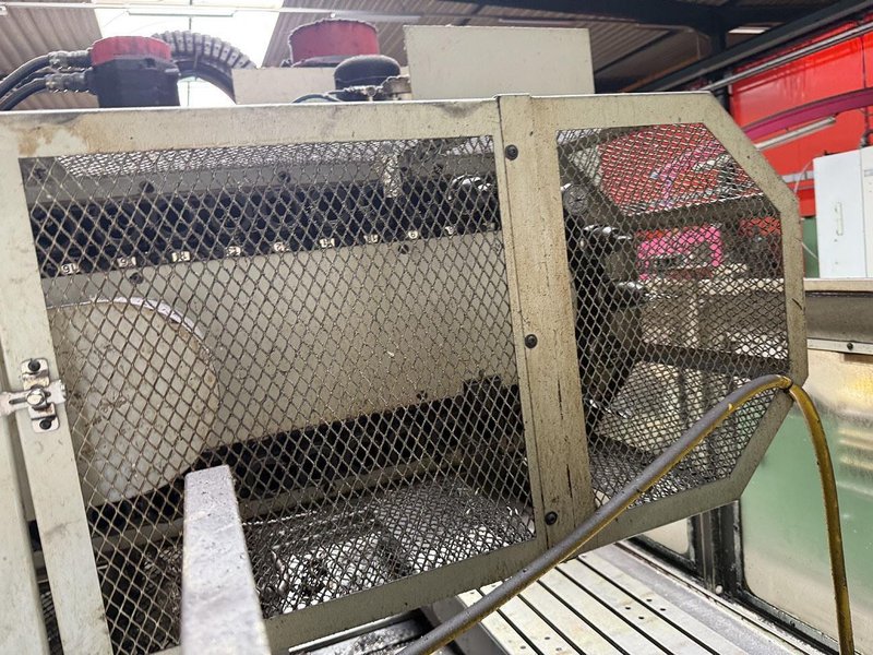 Victor - X: 1050 - Y: 560 - Z: 560 mm CNC