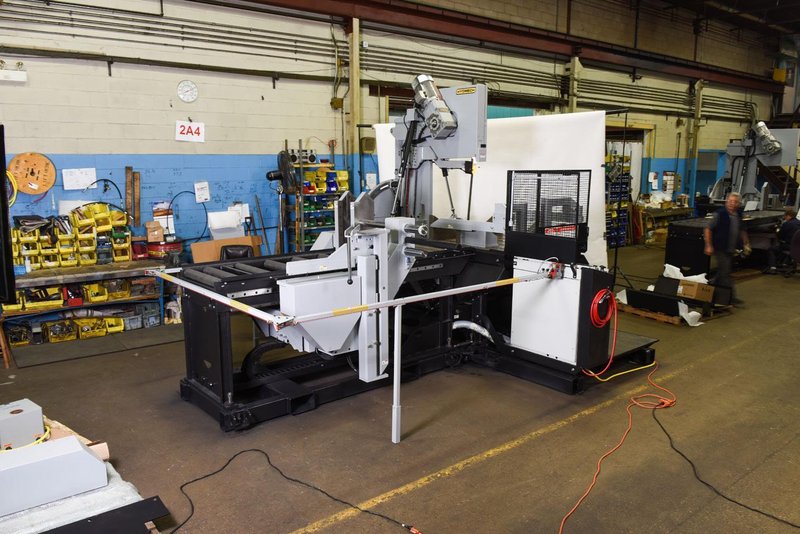 NEW - 30"H x 25"W HYD-MECH V-25APC SEMI-AUTOMATIC VERTICAL TILT FRAME BAND SAW