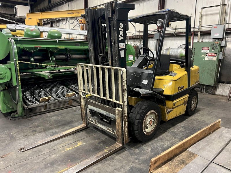 7750 LBS YALE MODEL #GLP080 LP-GAS FORKLIFT: STOCK # 3446