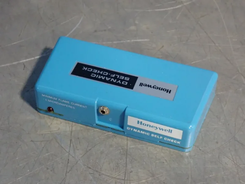 HONEYWELL DYNAMIC SELF CHECK AMPLIFIER   -  R7476A 1007