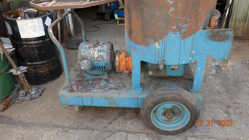 carver model 2cg portable mixer on wheels