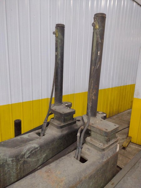 16" x 16" HYD-MECH MODEL #M-16A AUTOMATIC HORIZONTAL BANDSAW WITH POWER MITRE SWIVEL: STOCK #23419