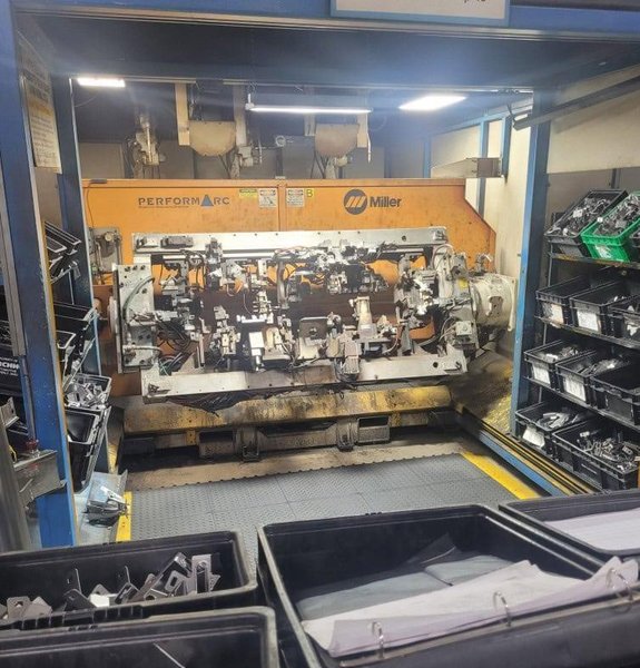 Miller Performarc 3-Arm Robotic Weld Cell, 2014 – Panasonic TA1600 Robots