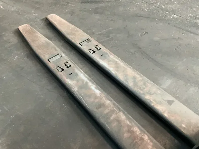 Raymond  8000 Lbs  Electric Pallet Jack  - 8410