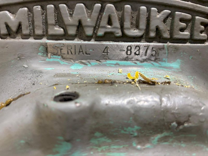 #3 KEARNEY &amp; TRECKER MILWAUKEE MODEL #3 VERTICAL MILLING MACHINE 64" x 13" x 10 HP: YOBRO #24458