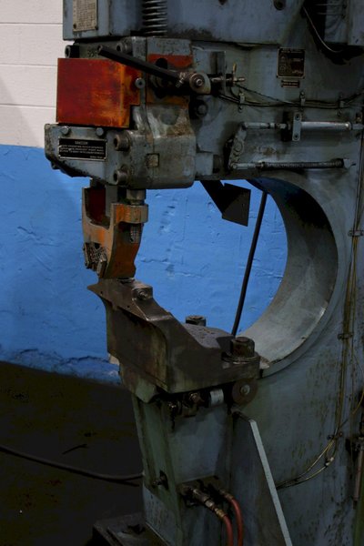 6&quot; X 6&quot; X 1/2&quot; BUFFALO MODEL #2-1/2 IRONWORKER: STOCK #76112