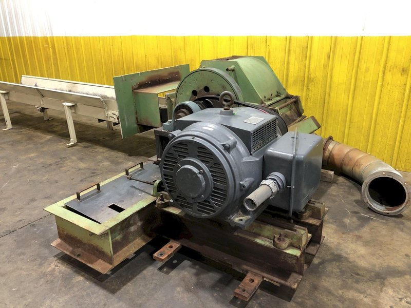 100 HP WOODHOG WOOD SHREDDER WITH INFEED CONVEYOR: STOCK #18304