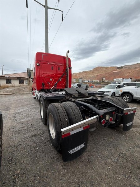 2020 Freightliner Cascadia 1FUJHHDV1LLLC1683