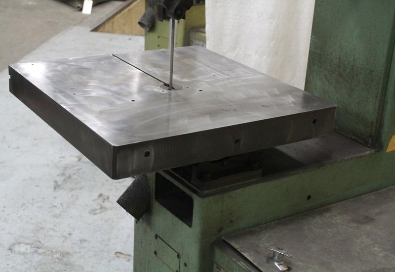 20' START RITE MODEL #V500F VERTICAL BANDSAW: STOCK #63538