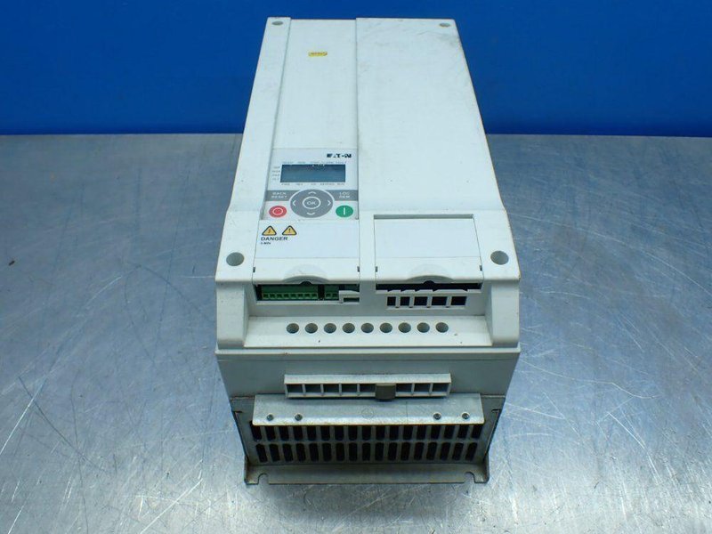 EATON 10HP M-MAX SERIES ADJUSTABLE FREQUENCY DRIVE  -  MMX34AA016N0-0
