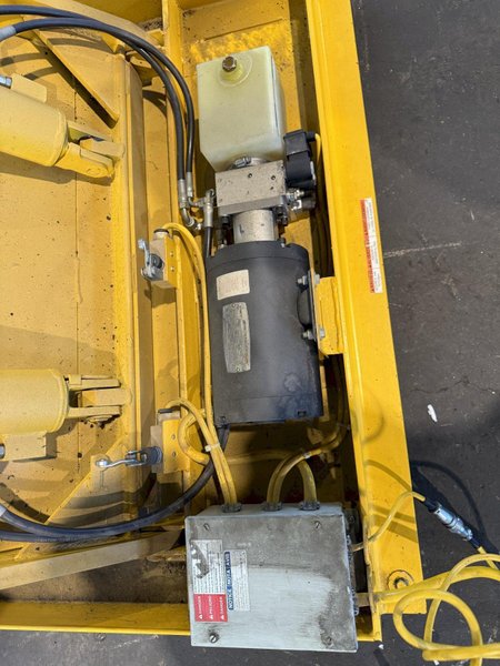 4,000 LB VESTIL HYDRAULIC TILT TABLE. STOCK # 1000725.