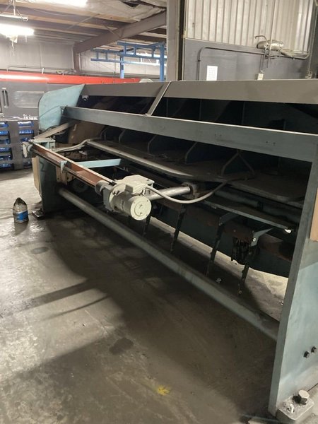 3/16″ x 10′ Amada M-3045 Mechanical Power Squaring Shear, 1984 – Backgauge