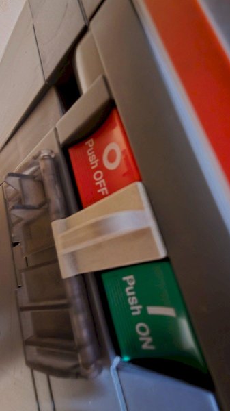 ABB SACE EMAX E2 1600A CIRCUT BREAKER USED