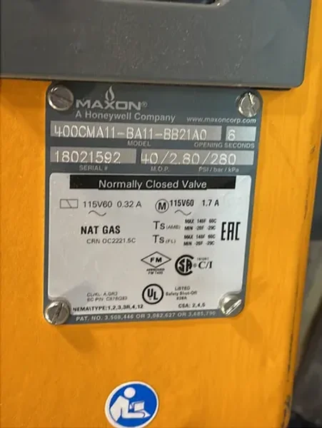 MAXON 40 PSI NORMALLY CLOSED SHUT-OFF NATURAL GAS VALVE  -  400CMA11-BA11-BB21A0