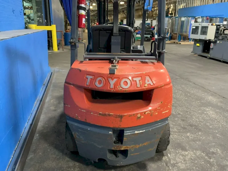 TOYOTA 4950 LBS PROPANE FORKLIFT  -  7FGCU25