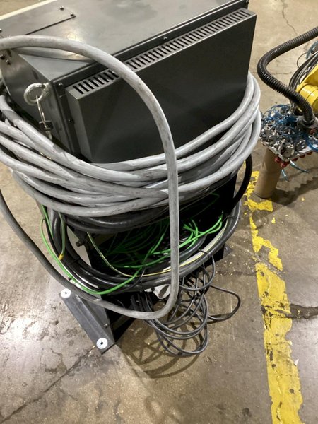 FANUC LR MATE 200iD w/ R-30iB Mate PLUS Controller, Gripper EOA Included USED