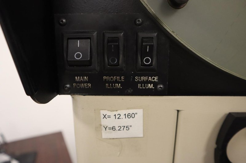 S-T INdustries 20-3700 OPtical Comparator, 14" Screen, Quadra-Check 200 DRO, Surface and Profile Illumination, Portable Stand- Auction Item