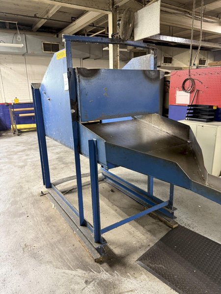 GRAVITY BIN / HOPPER DUMP OUT FEEDER STAND: YOBRO #25387