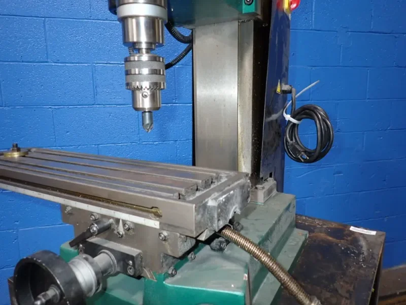 GRIZZLY INDUSTRIAL INC 6-1/4” X 21-5/8” VERTICAL MILL/DRILL  -  G0463