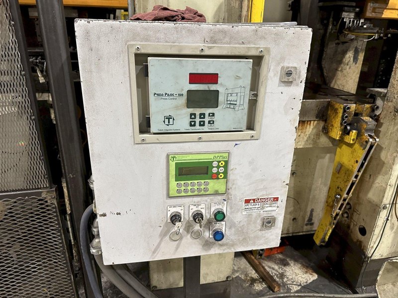 440 TON KOMATSU SSSC STAMPING PRESS