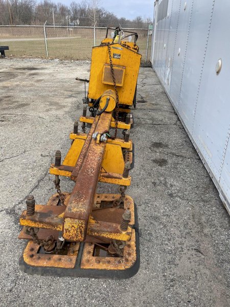 15,000 LBS X 20' UNIVAC MODEL #HG-55 VACUUM SHEET LIFTER. STOCK # 2758