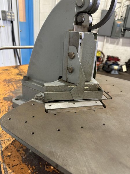 6&quot; X 6&quot; X 16 GA DIACRO HAND NOTCHER: STOCK #77075