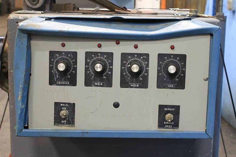 30 KVA AMERICAN INDUSTRIAL ROCKER TYPE SPOT WELDER MODEL AR 33-24
