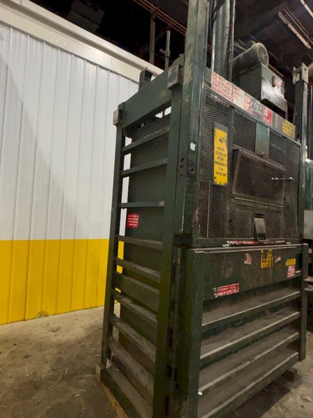 30&quot; x 60&quot; PIQUA MODEL #HD2200-3060 HYDRAULIC VERTICAL BALER: YOBRO #24418