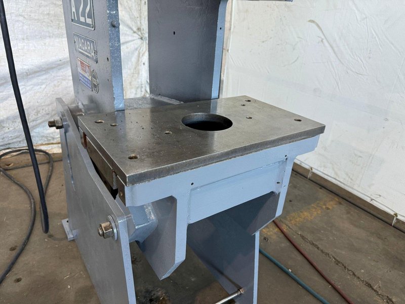 22 TON NIAGARA MODEL A22 OBI PRESS. STOCK # 0469324.