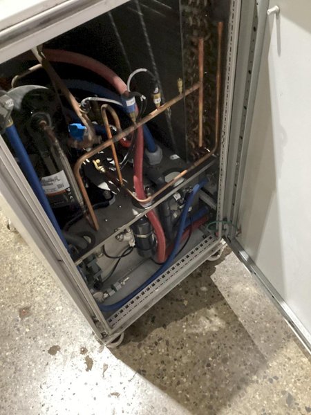 IPG PHOTONICS LC71. 01-A. 4. 5/6 Laser Chiller USED