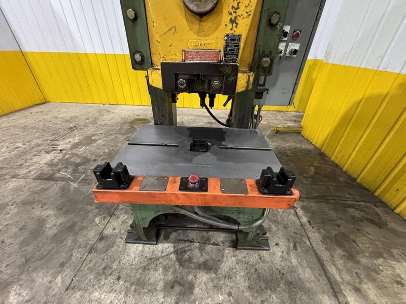 60 TON TORC-PAC USI CLEARING OBI PRESS 6" STROKE: STOCK #22824