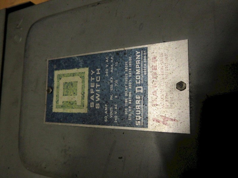 Electrical Breaker Box 240v 3 Phase- Auction Item