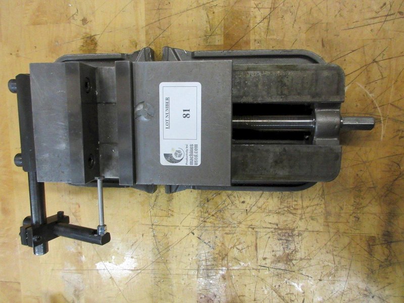 Kurt D675 6&quot; Machine Vise with Hard Jaws and Back Stop- Auction Item