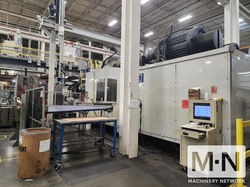 3300 TON 604 OZ VAN DORN MODEL 3300CC37000 CALIBER INJECTION MOLDING MACHINE MFG 2003