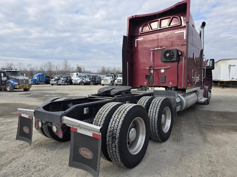 2022 Peterbilt 567 804181