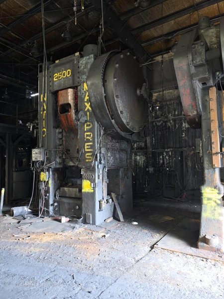 2500 TON NATIONAL MAXIPRESS FORGING PRESS. STOCK # 0758726